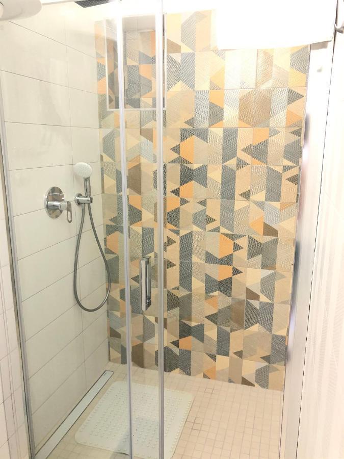 Apartments Filip ロヴィニ エクステリア 写真